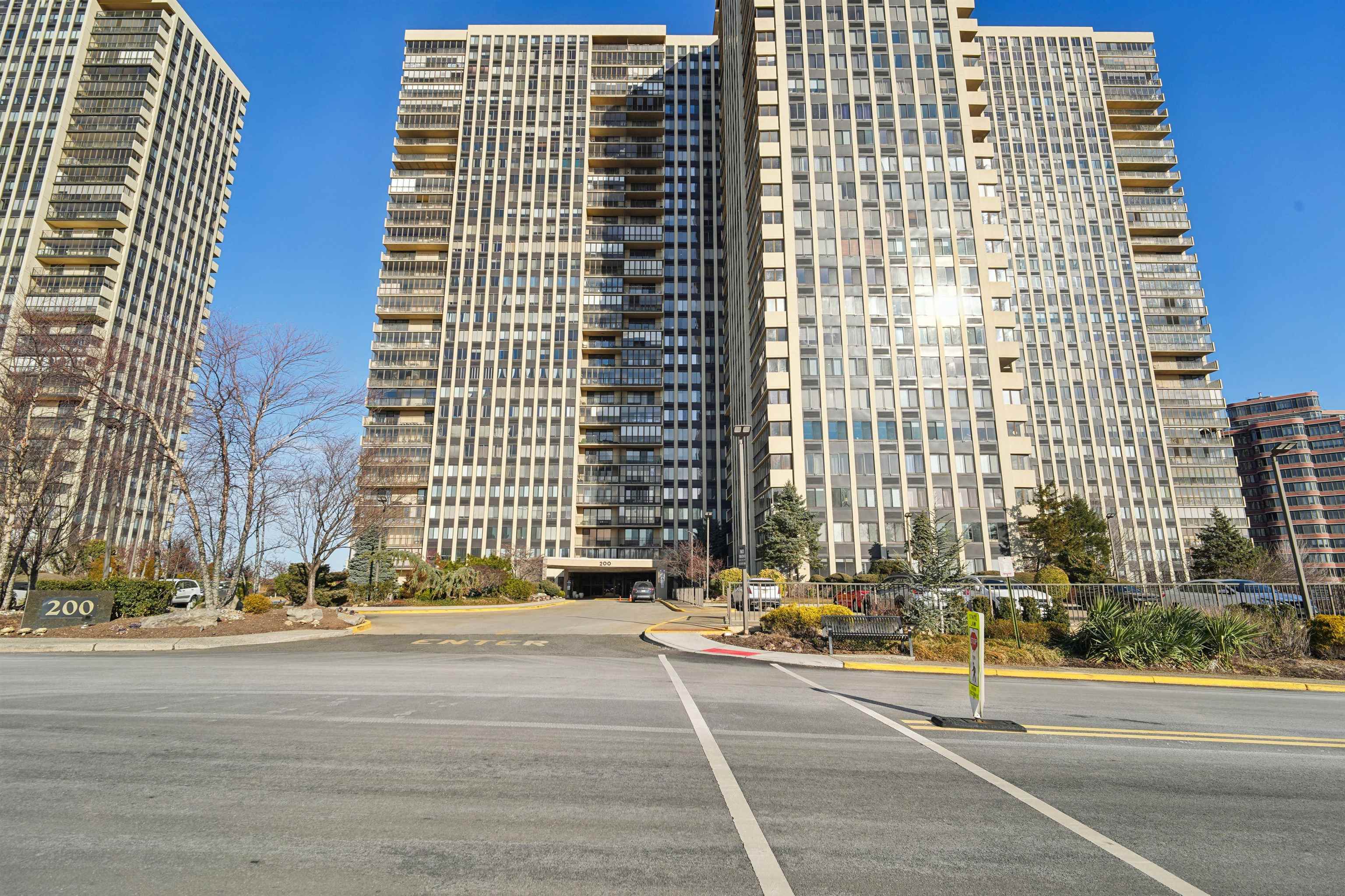 200 WINSTON DR Unit: 803