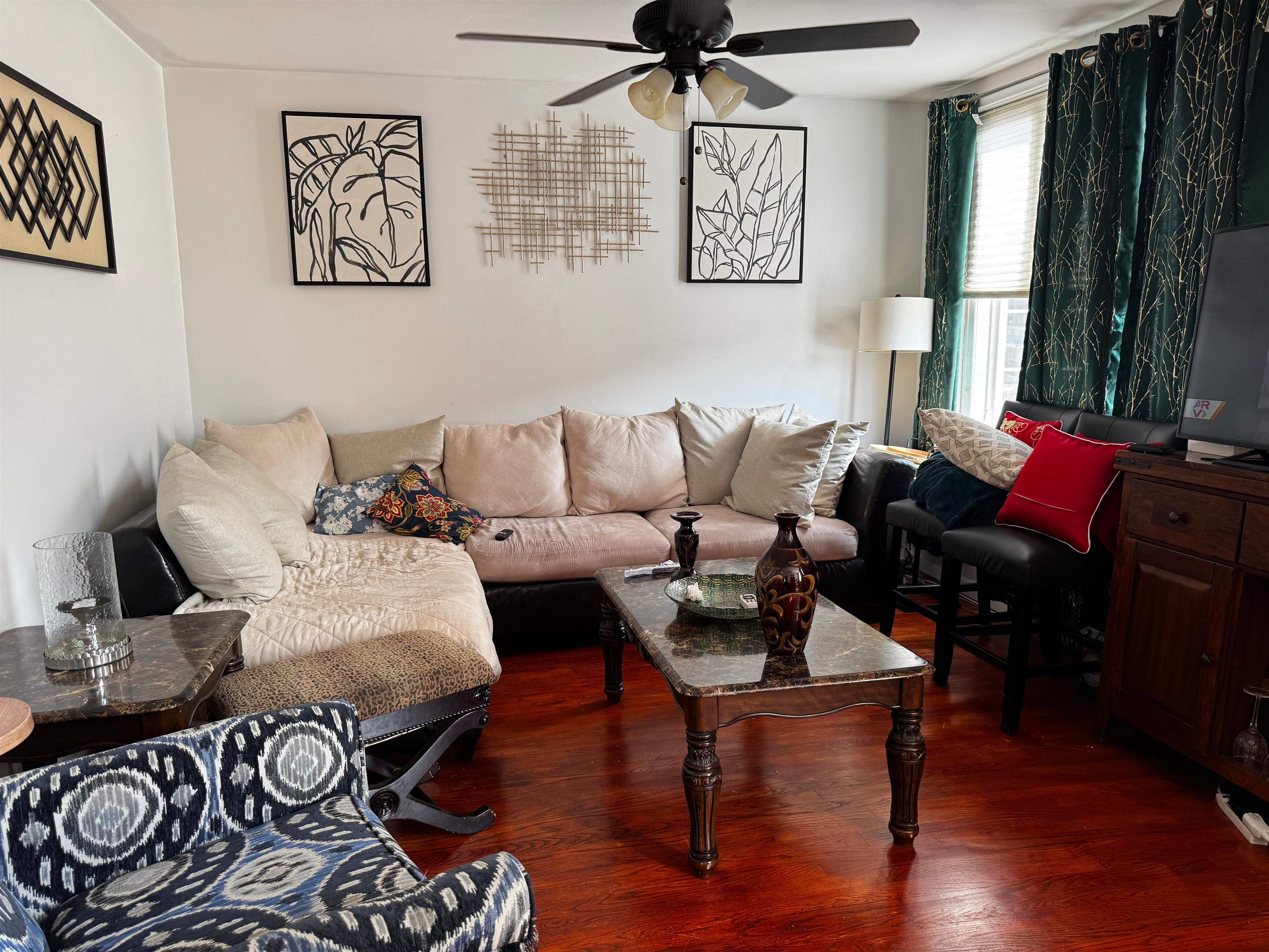 300 DELANO PL