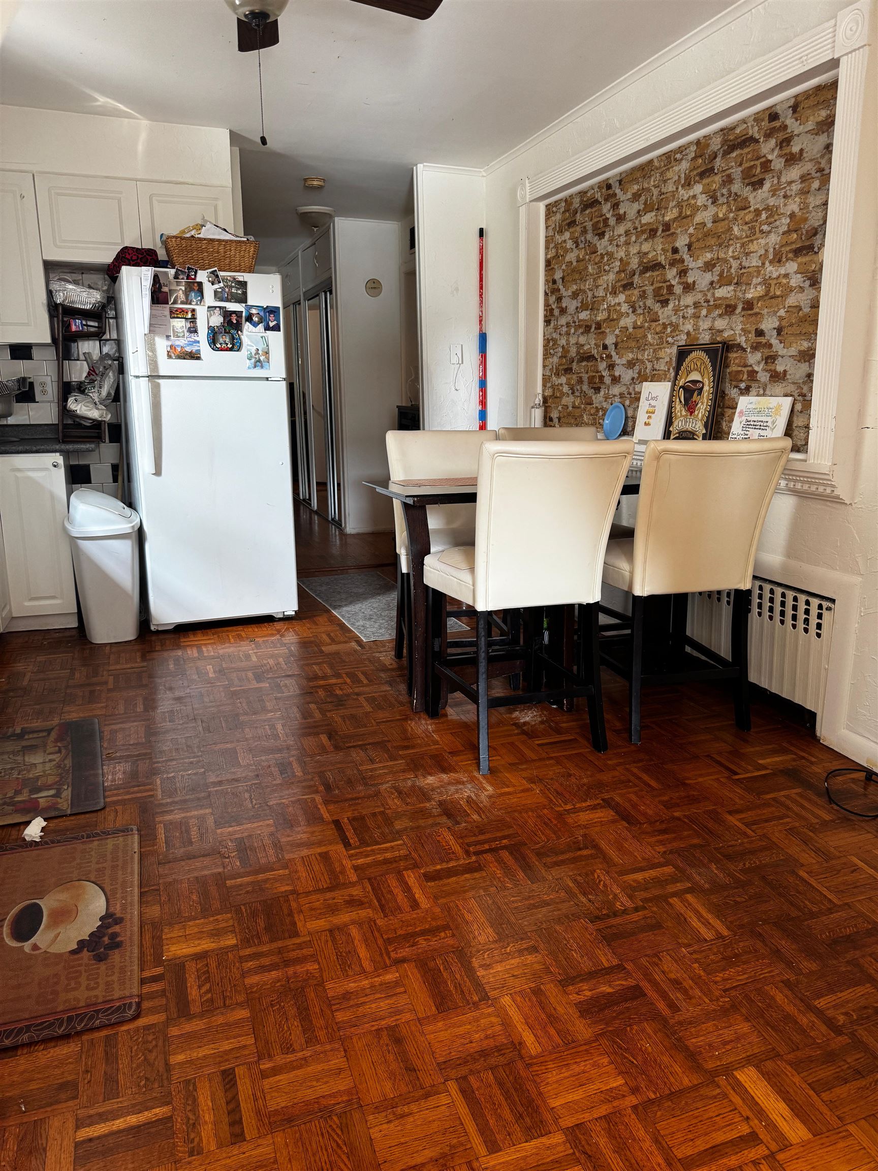 300 DELANO PL