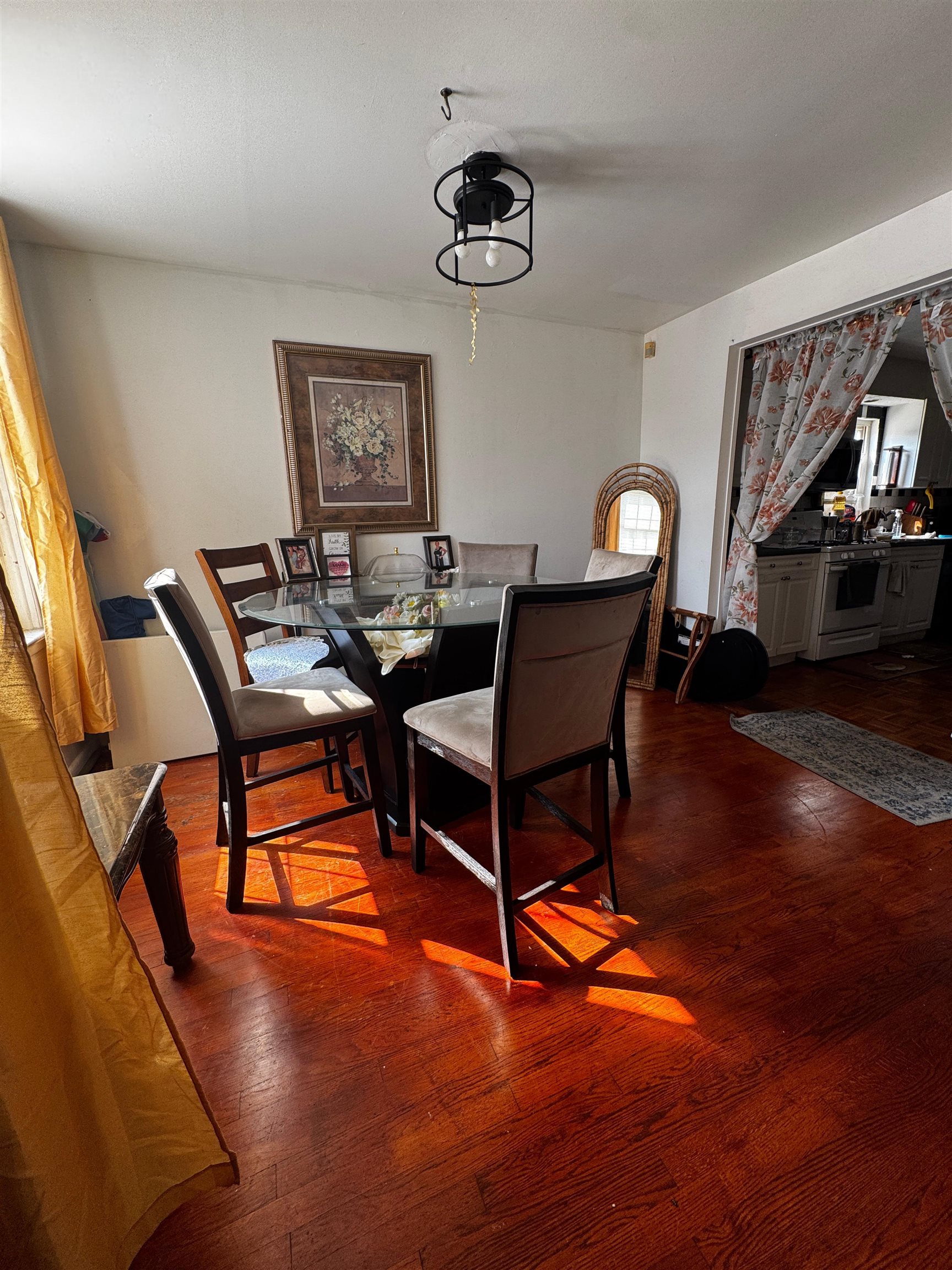 300 DELANO PL