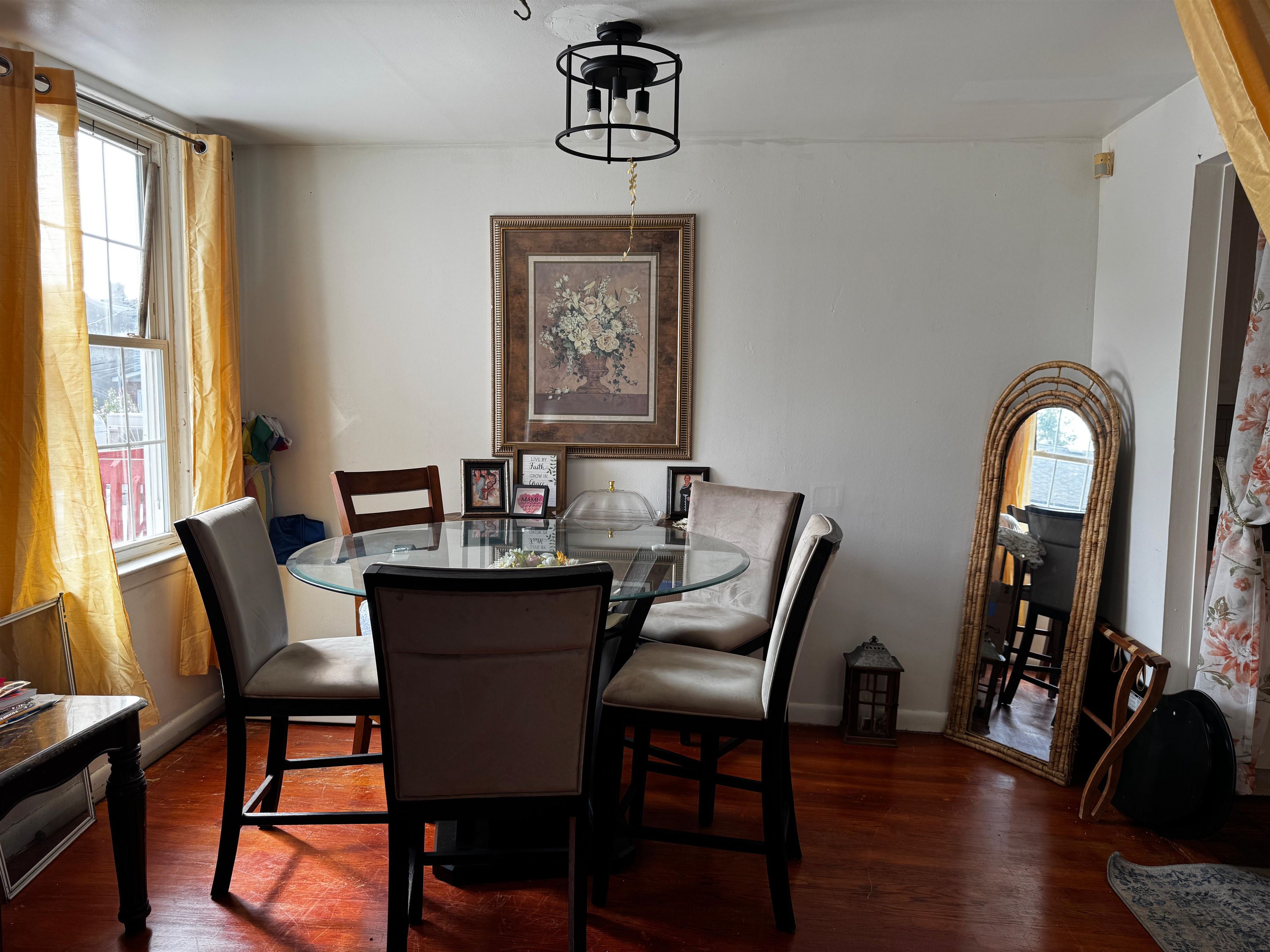 300 DELANO PL
