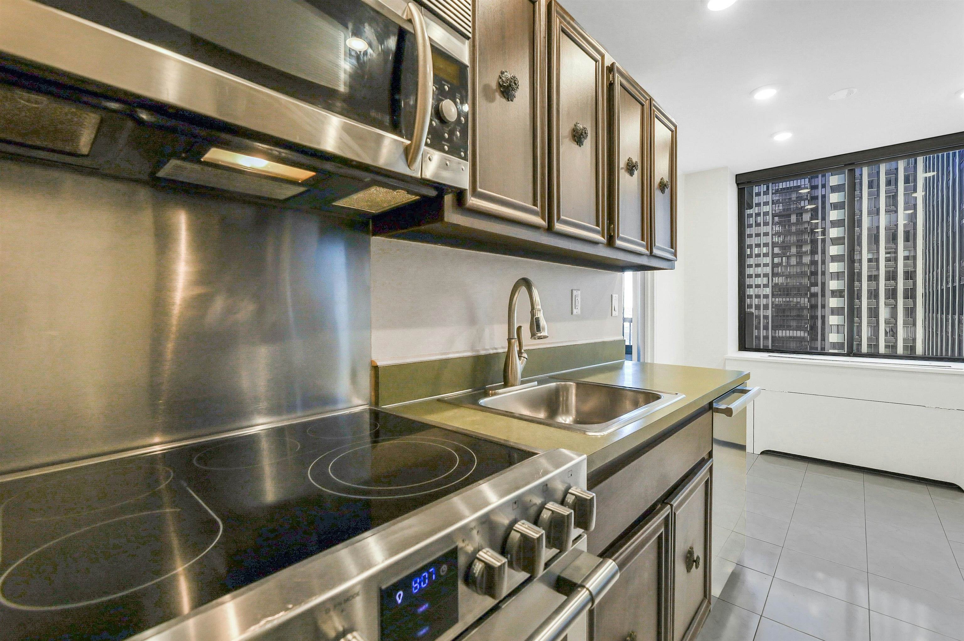 200 WINSTON DR Unit: 421