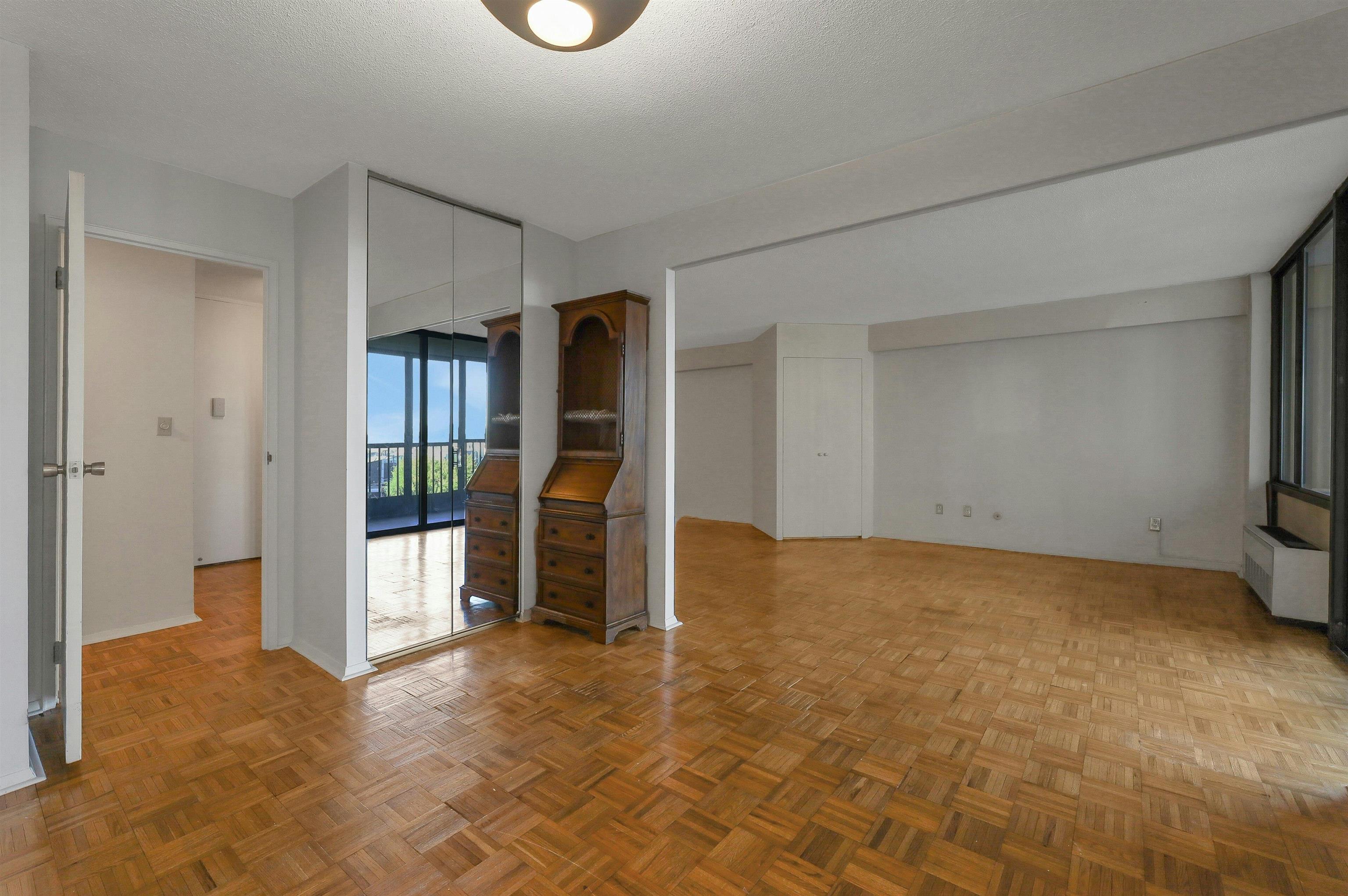 200 WINSTON DR Unit: 421