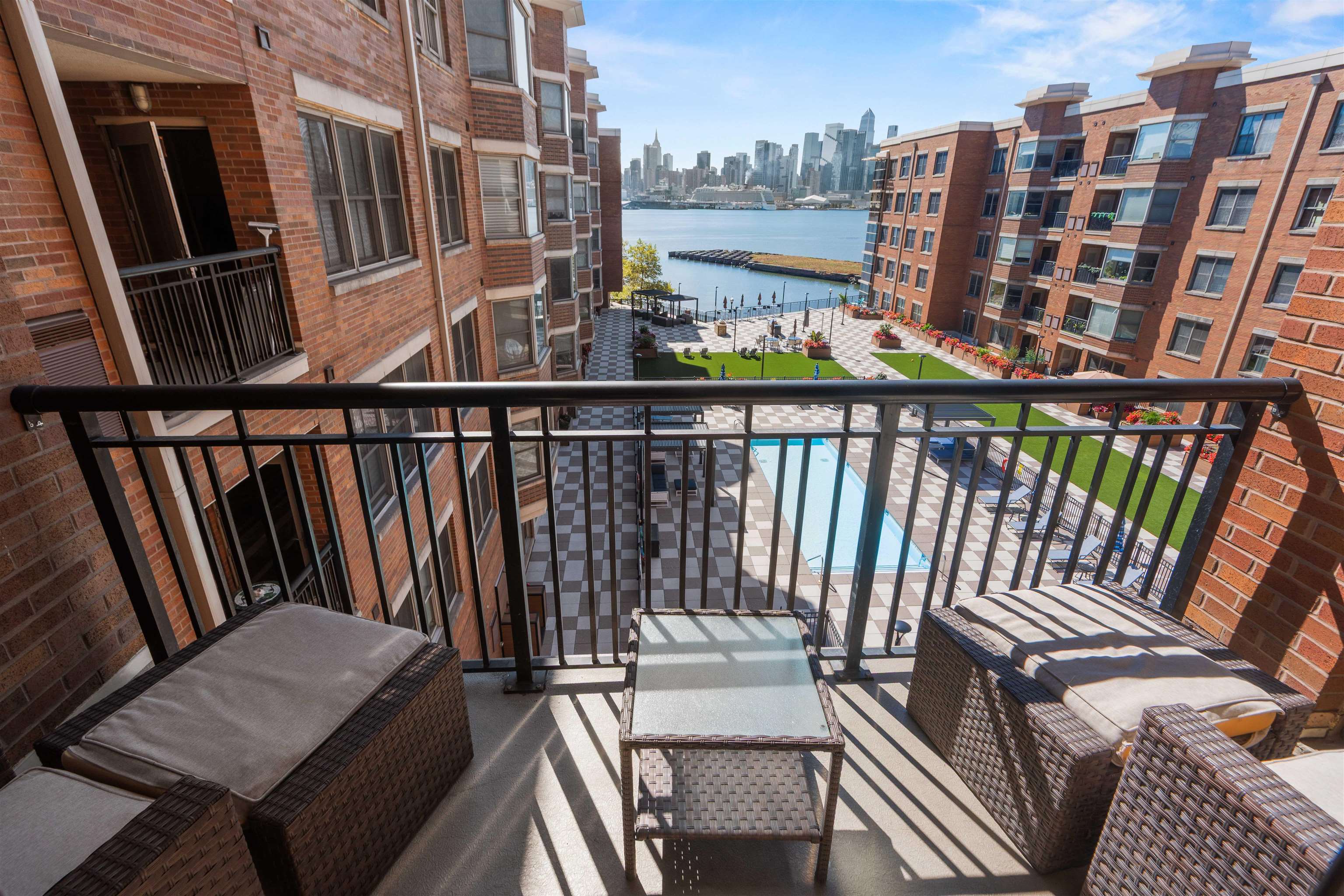 22 AVENUE AT PORT IMPERIAL Unit: 417