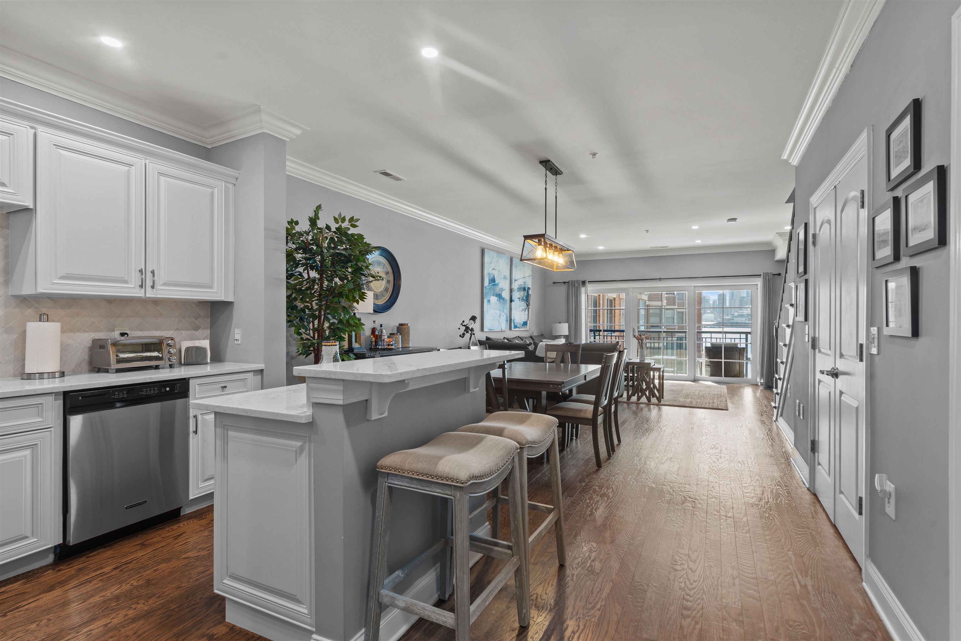 22 AVENUE AT PORT IMPERIAL Unit: 417