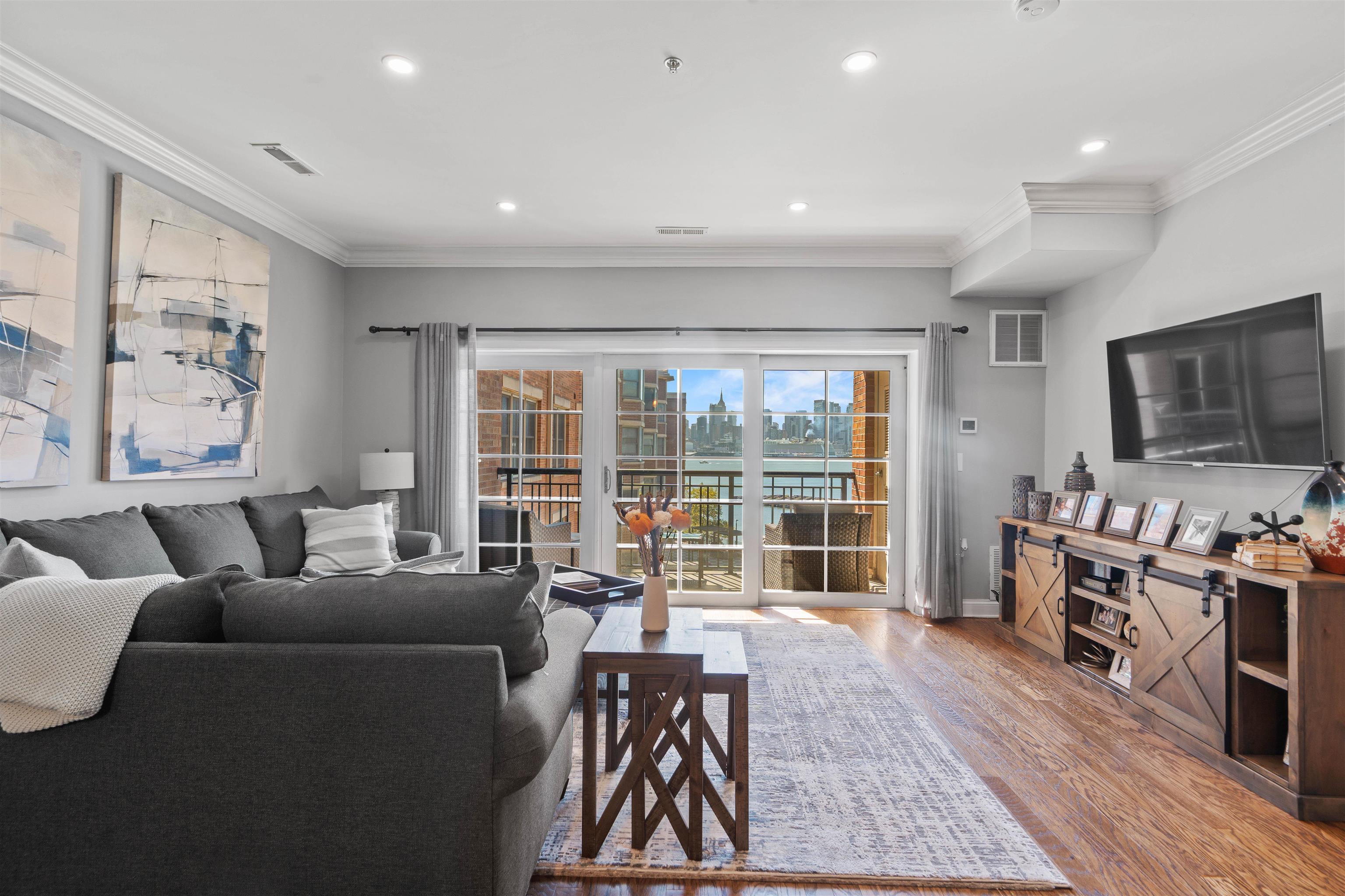 22 AVENUE AT PORT IMPERIAL Unit: 417