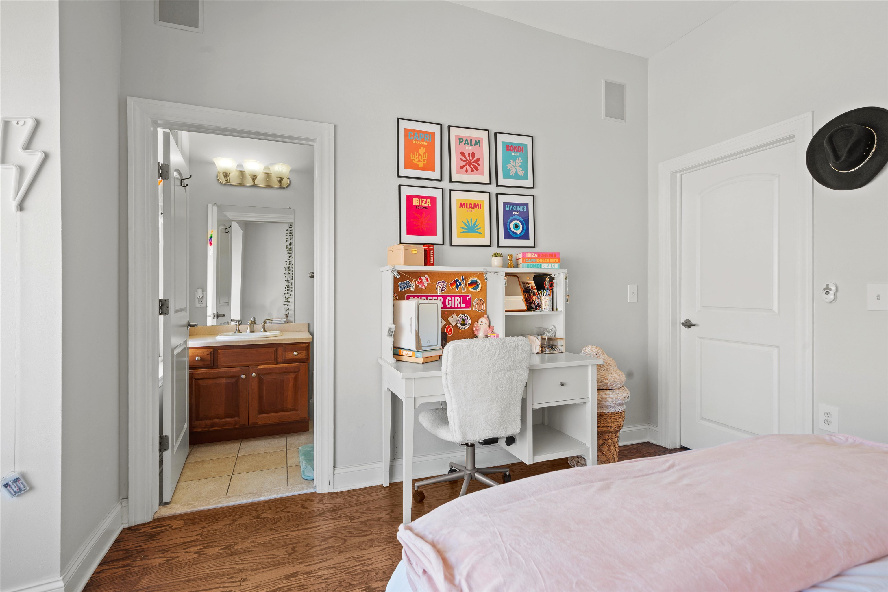 22 AVENUE AT PORT IMPERIAL Unit: 417