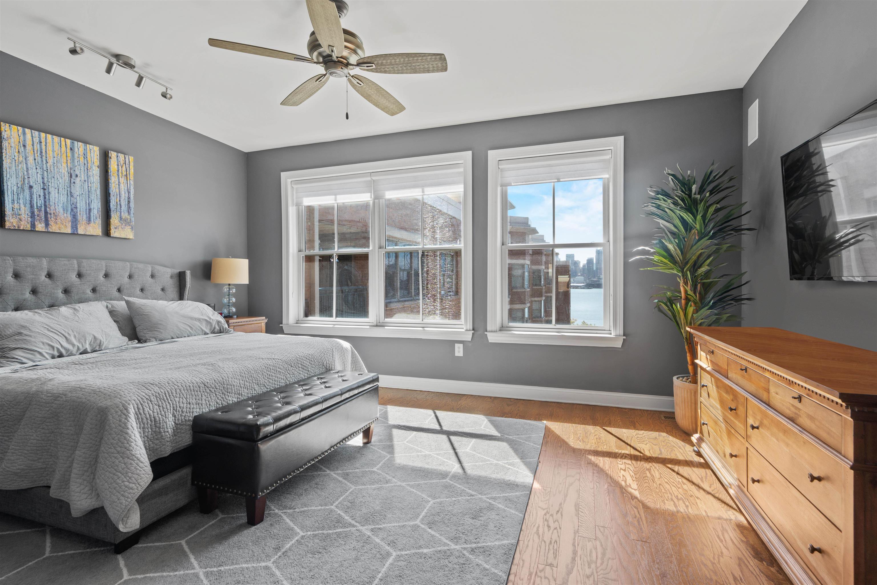 22 AVENUE AT PORT IMPERIAL Unit: 417