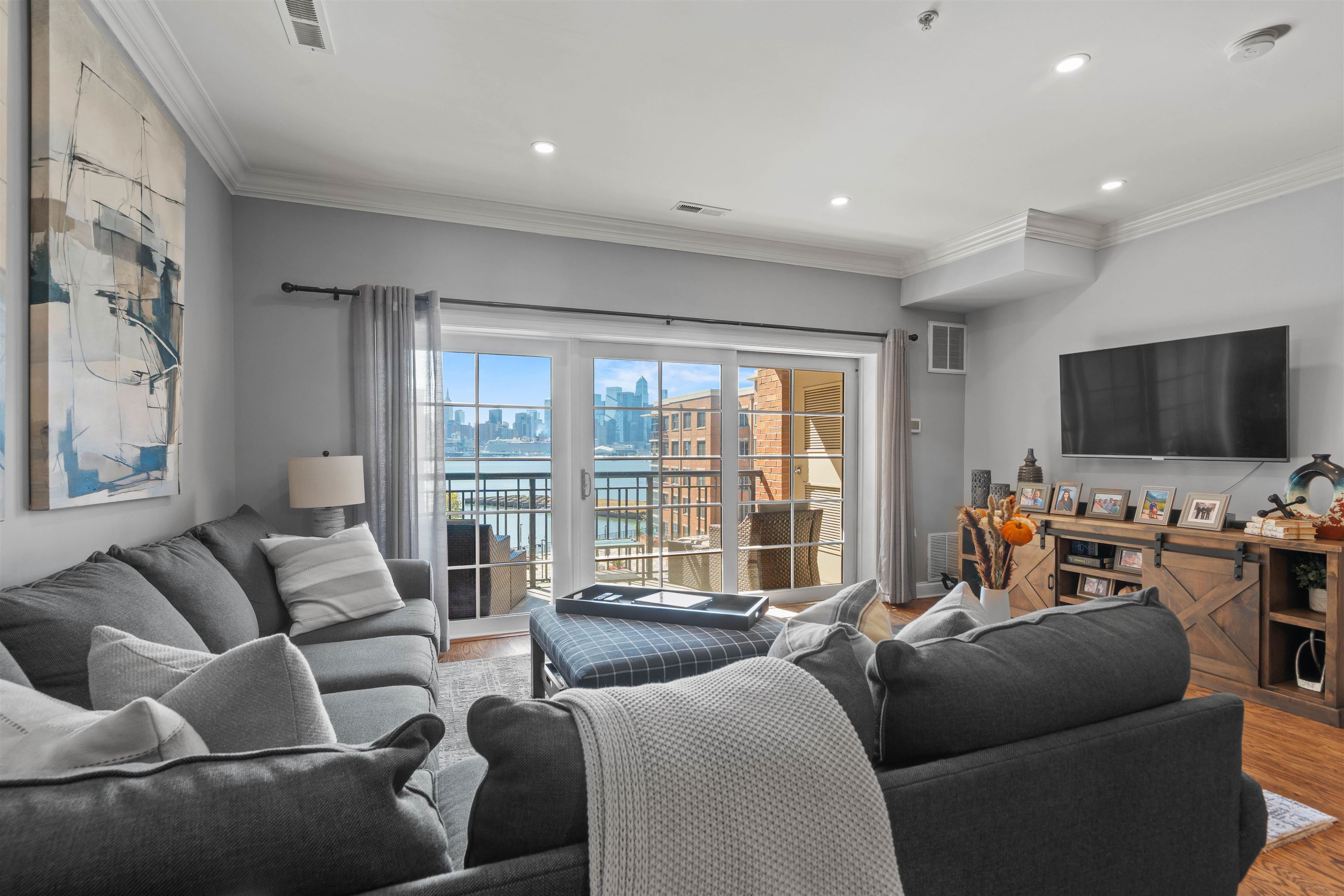 22 AVENUE AT PORT IMPERIAL Unit: 417