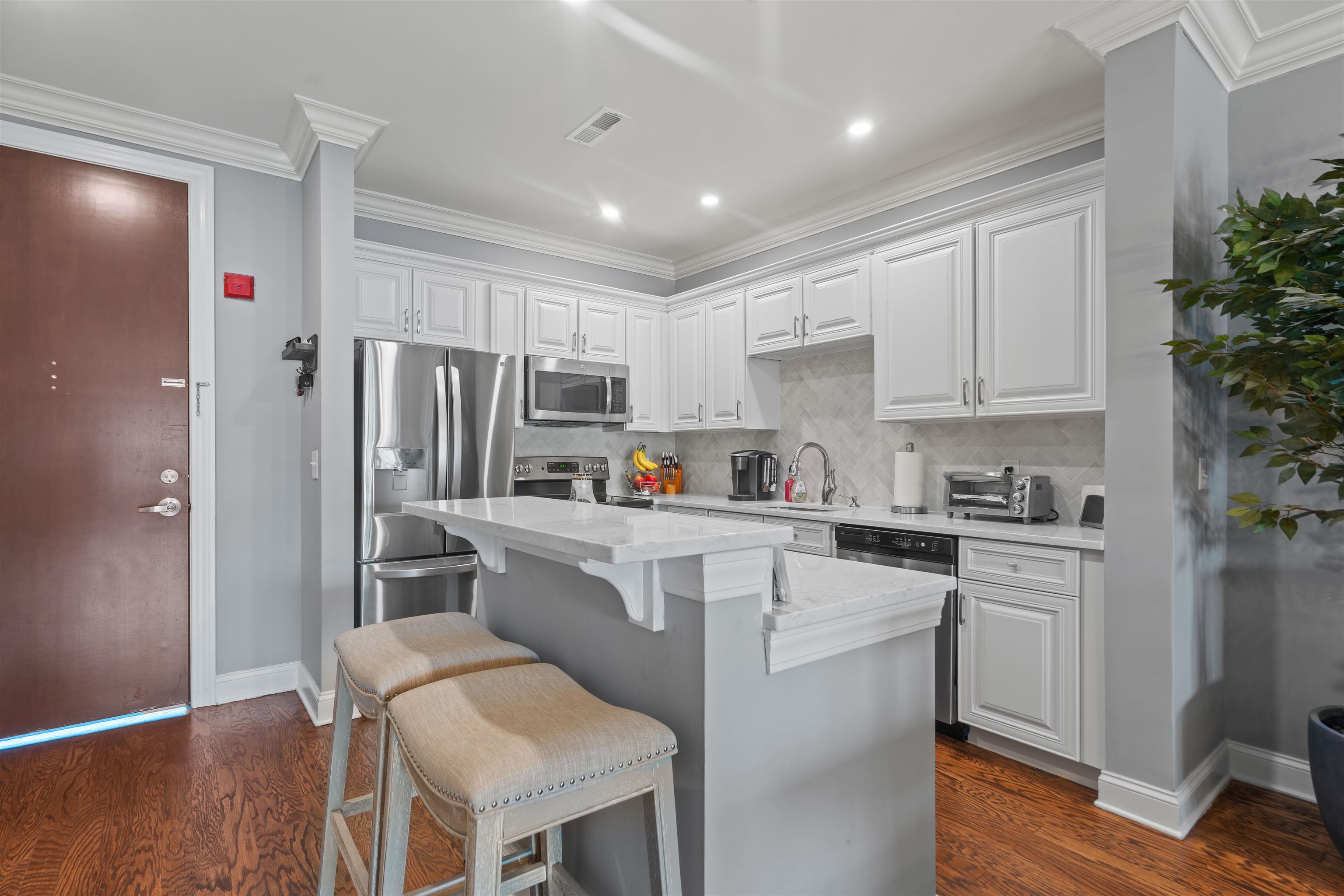 22 AVENUE AT PORT IMPERIAL Unit: 417