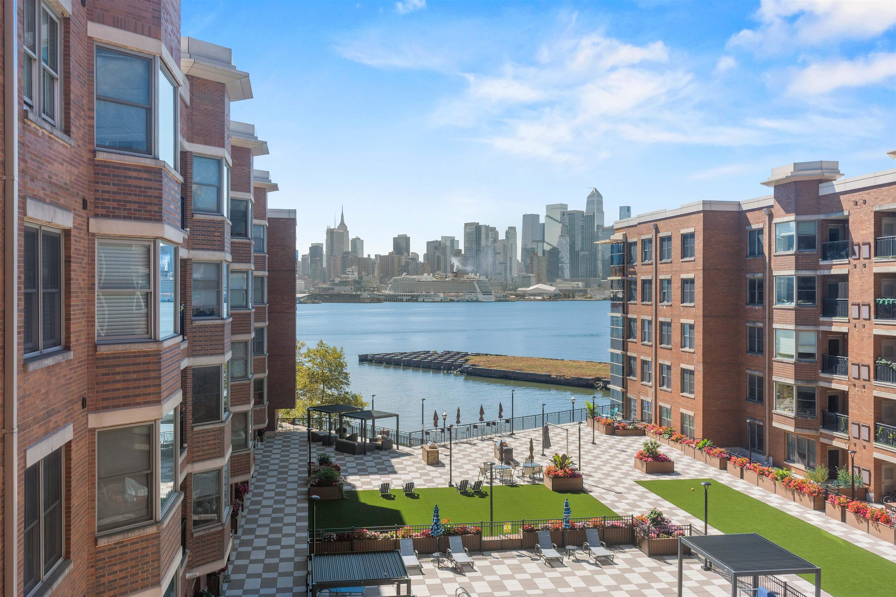 22 AVENUE AT PORT IMPERIAL Unit: 417