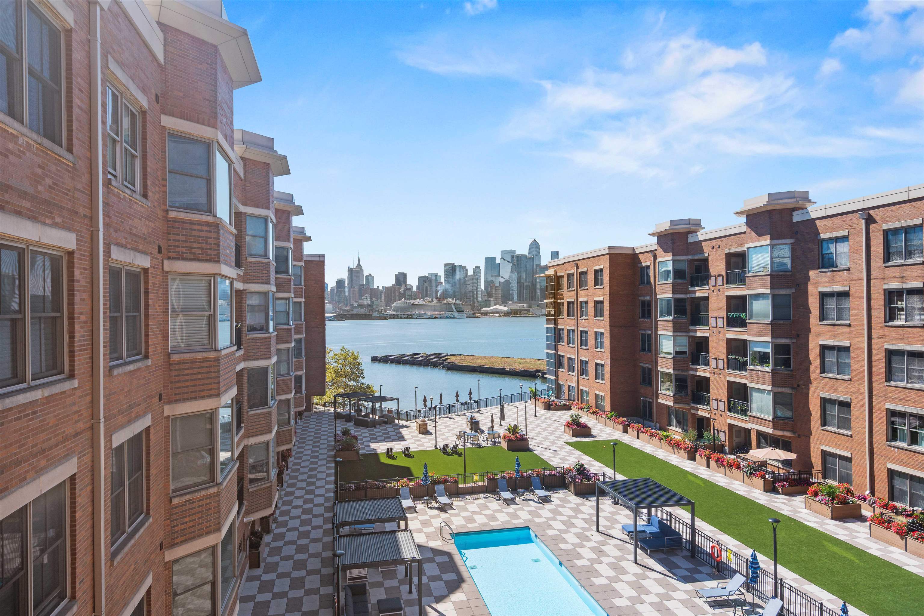 22 AVENUE AT PORT IMPERIAL Unit: 417