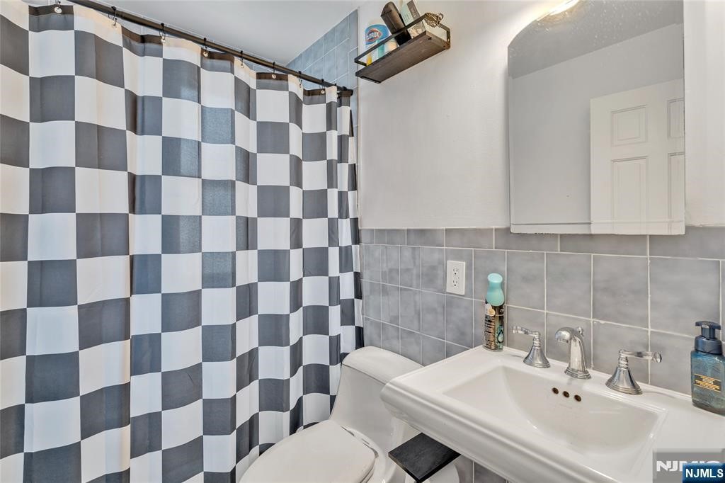 310 Palisade Avenue 301