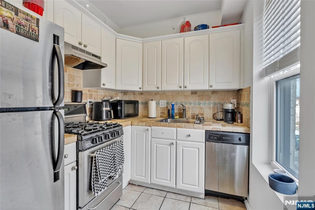 310 Palisade Avenue 301