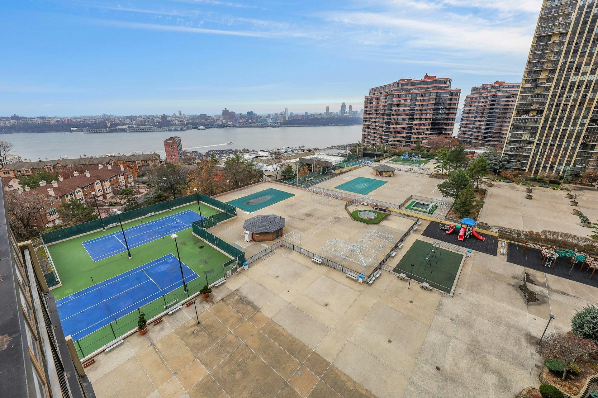 300 WINSTON DR Unit: 910