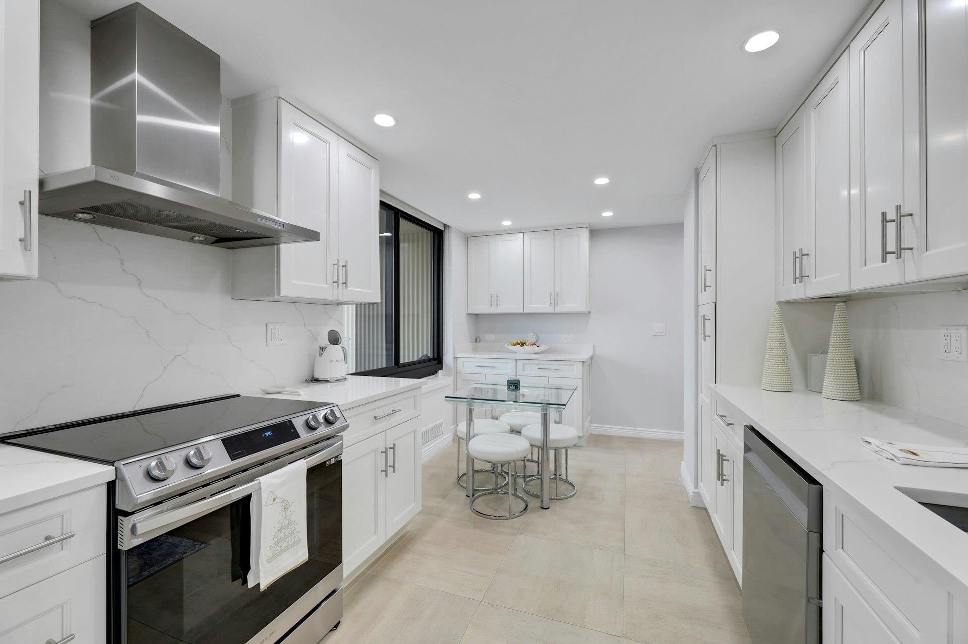 300 WINSTON DR Unit: 910