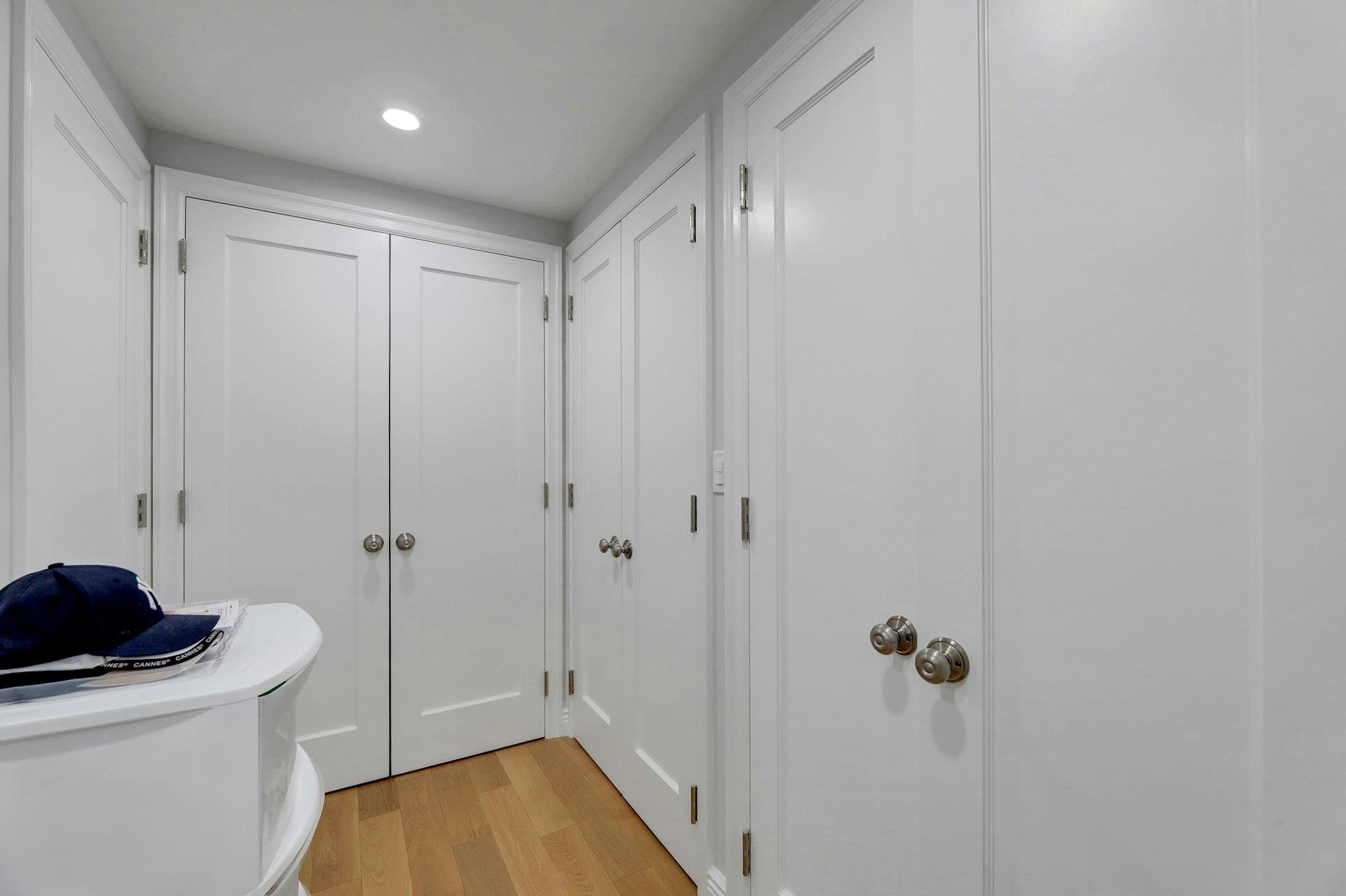 300 WINSTON DR Unit: 910