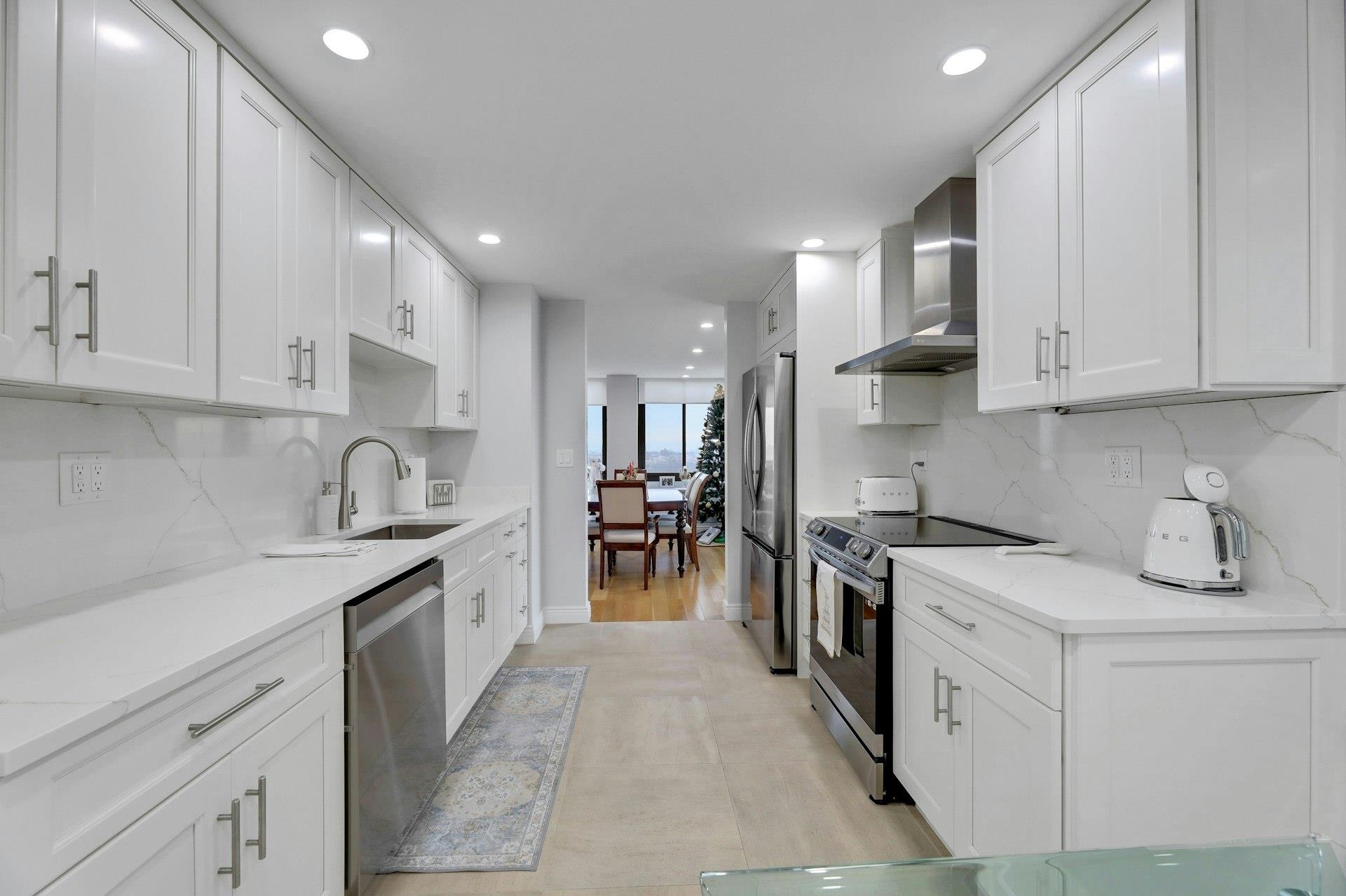 300 WINSTON DR Unit: 910