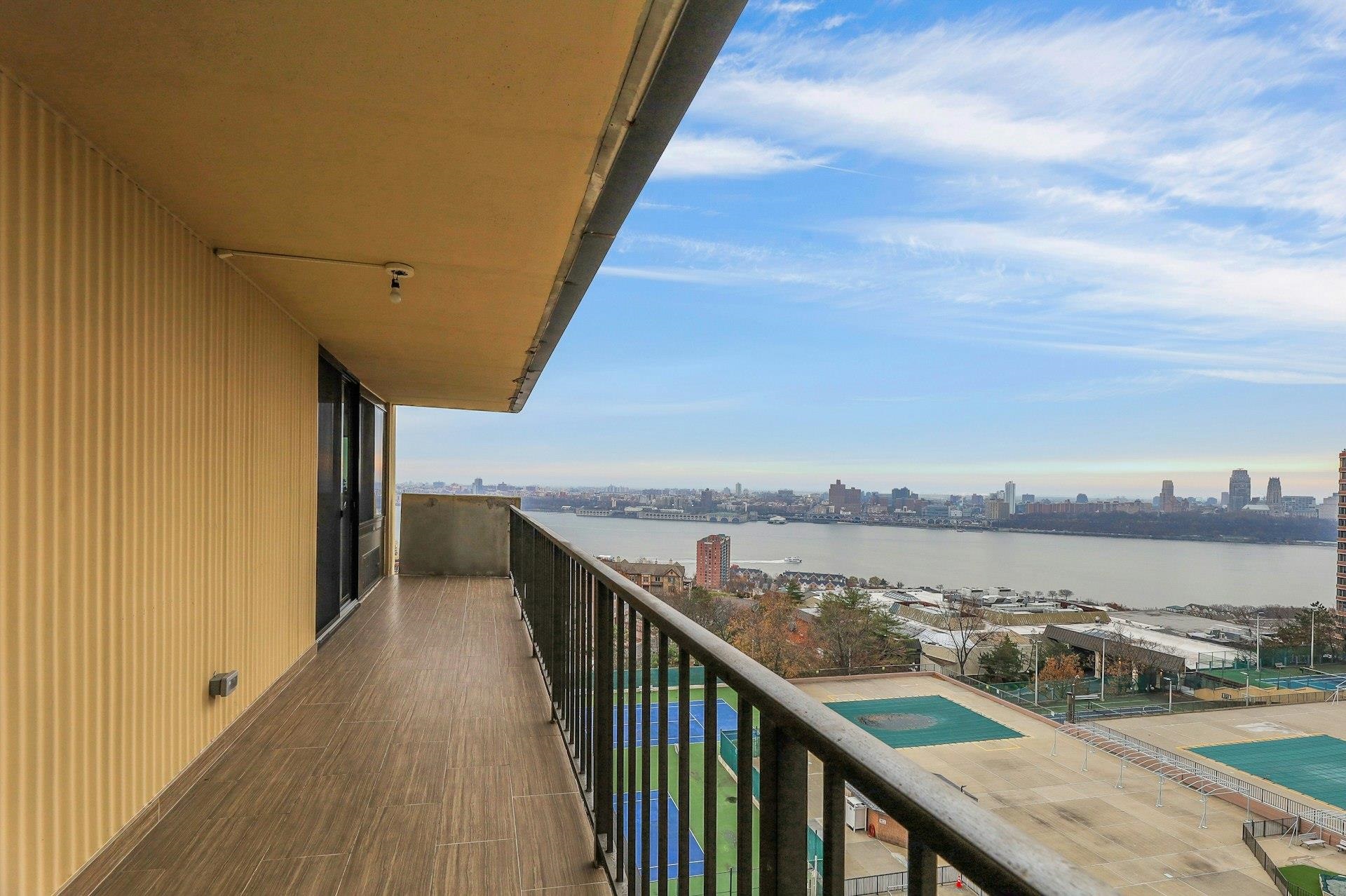 300 WINSTON DR Unit: 910