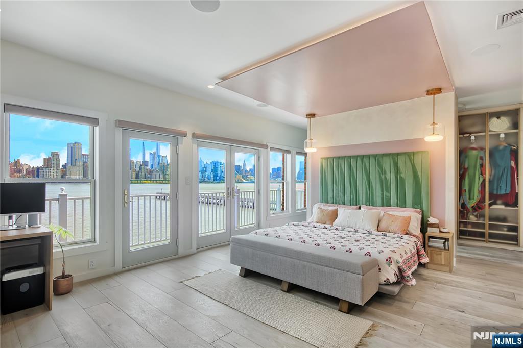 517 Harbor Place