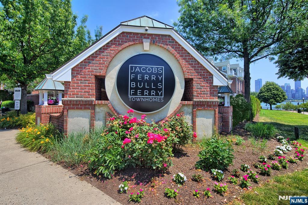 517 Harbor Place