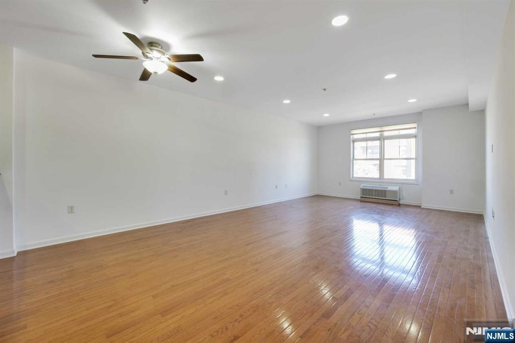 9252 Kennedy Boulevard 308