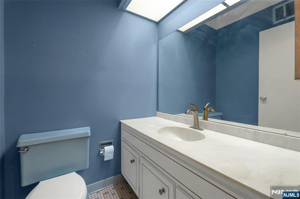 200 Winston Drive 421