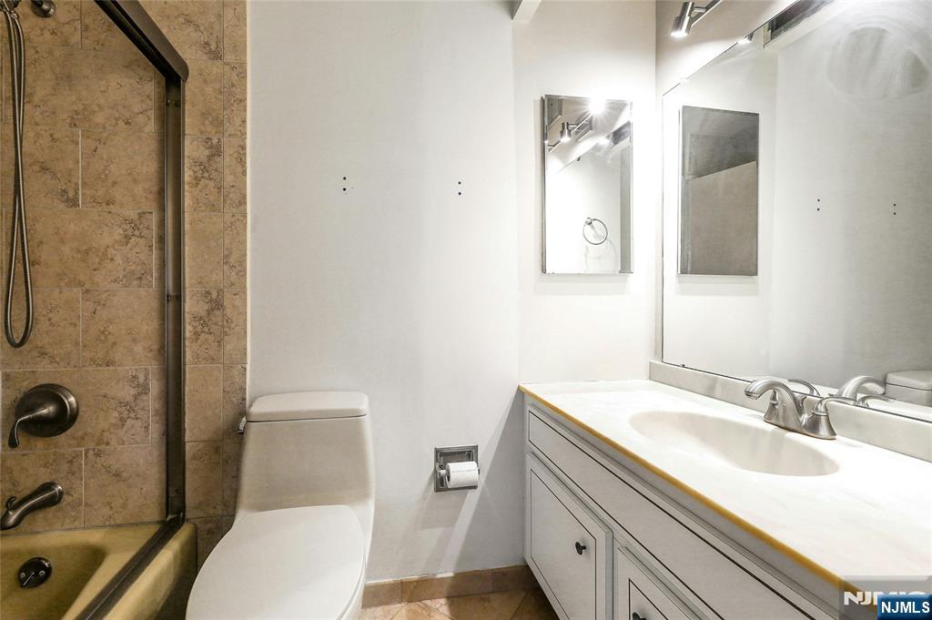 200 Winston Drive 421