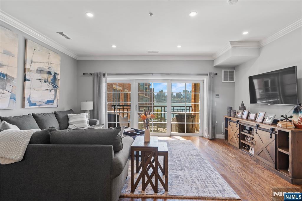 22 Ave At Port Imperial 417