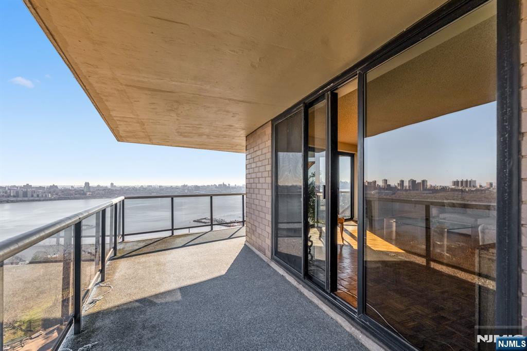 1512 Palisade Avenue 7H