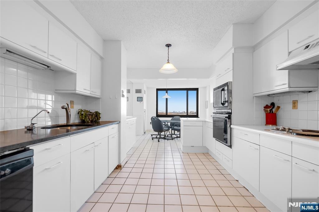 1512 Palisade Avenue 7H