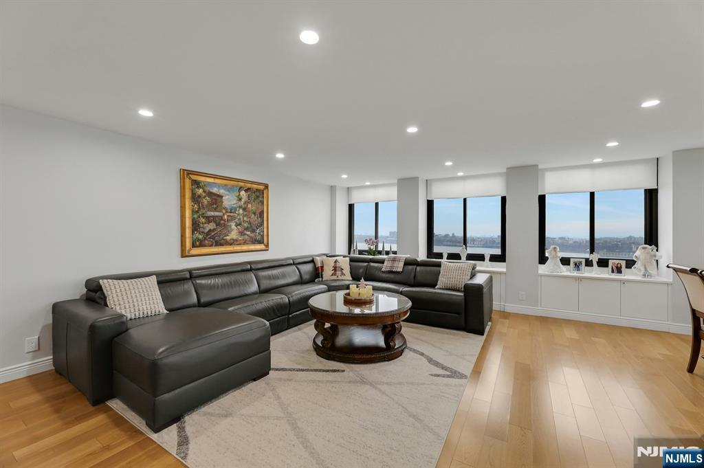 300 Winston Drive C0910