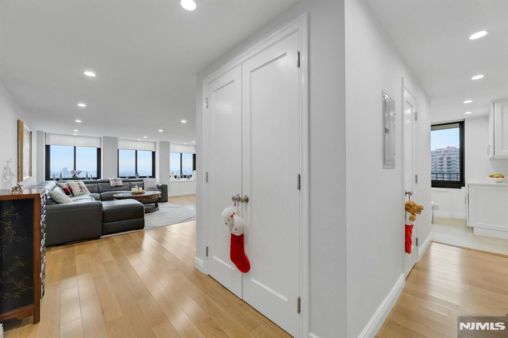 300 Winston Drive C0910