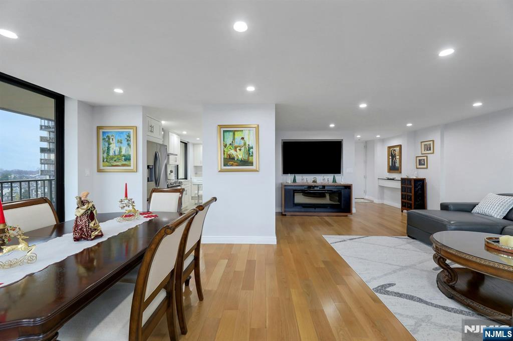 300 Winston Drive C0910