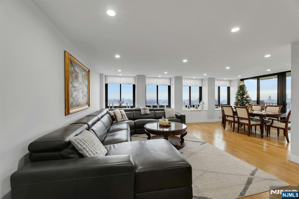 300 Winston Drive C0910