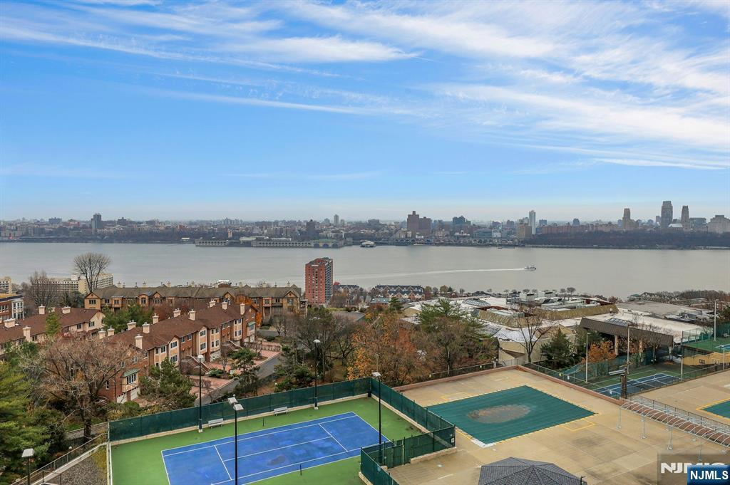 300 Winston Drive C0910