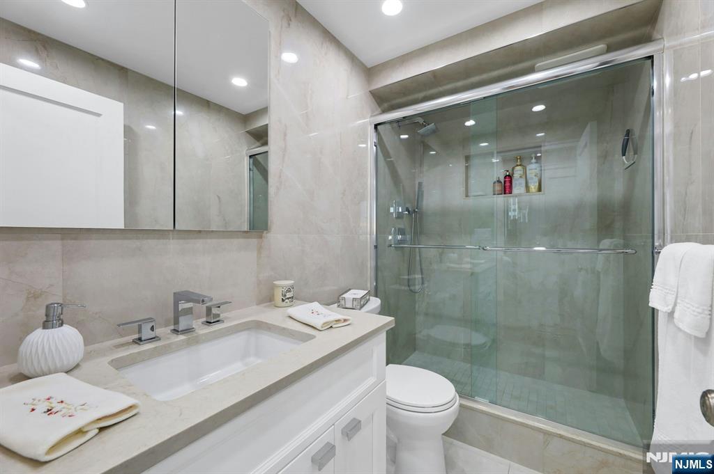 300 Winston Drive C0910