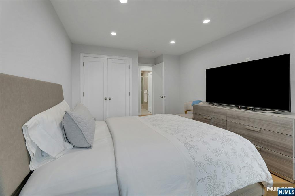 300 Winston Drive C0910