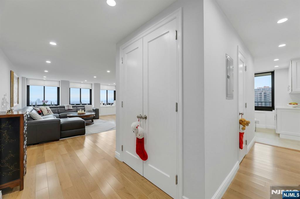 300 Winston Drive C0910