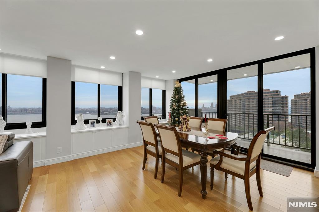 300 Winston Drive C0910