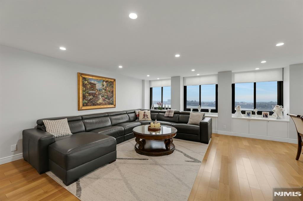 300 Winston Drive C0910