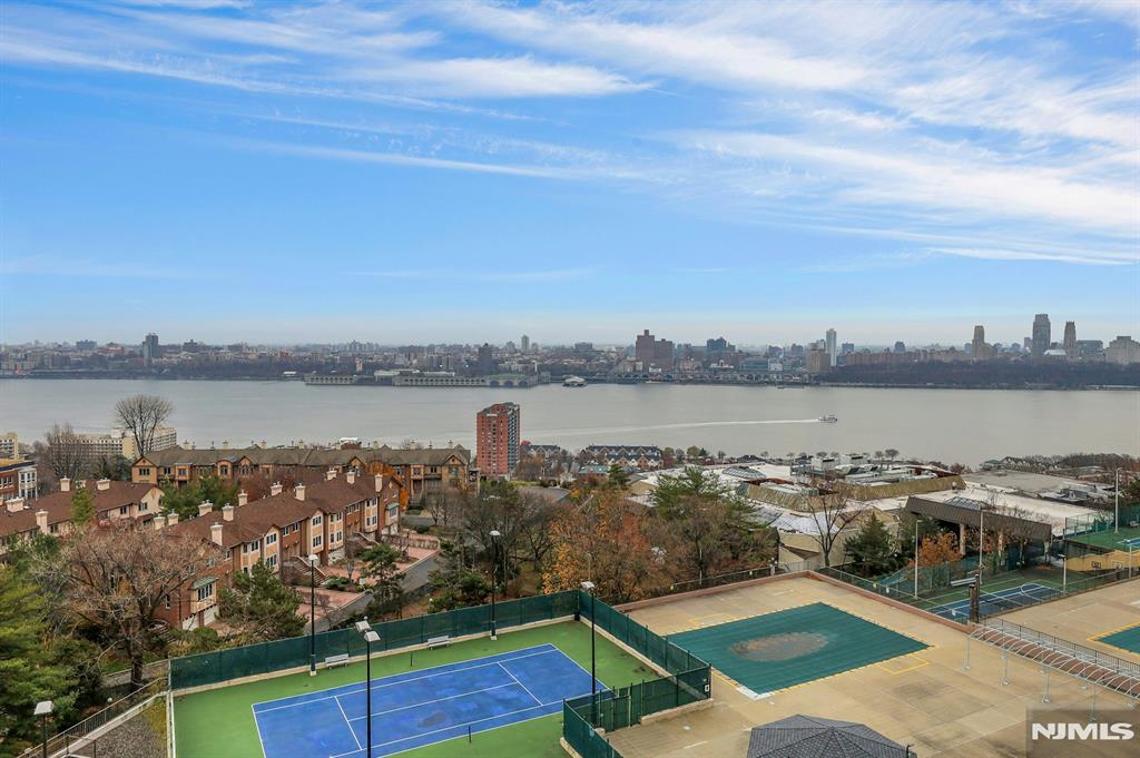 300 Winston Drive C0910