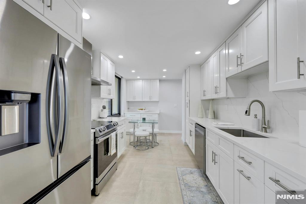 300 Winston Drive C0910