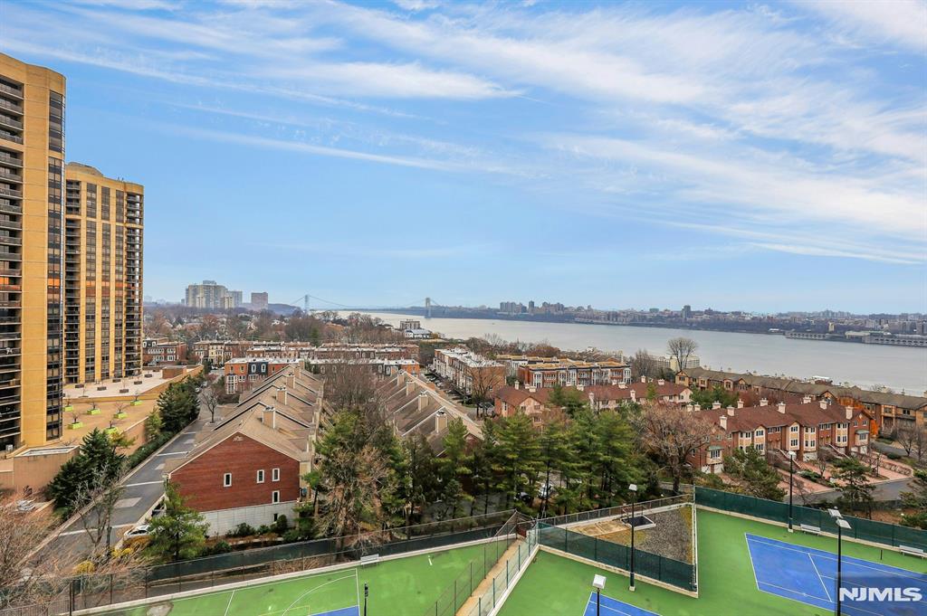 300 Winston Drive C0910