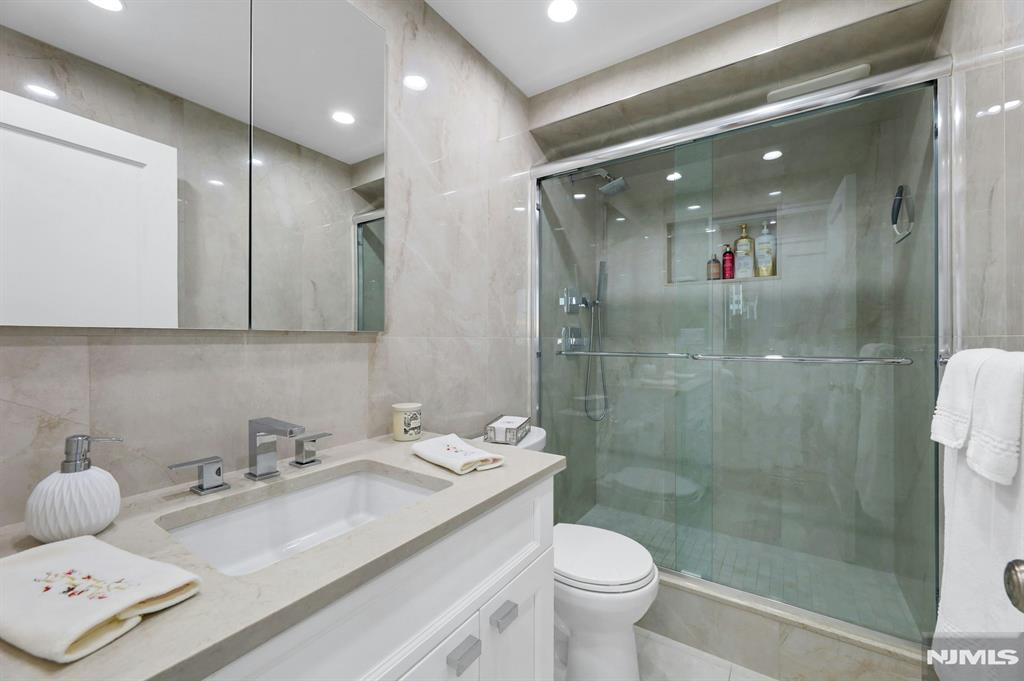 300 Winston Drive C0910