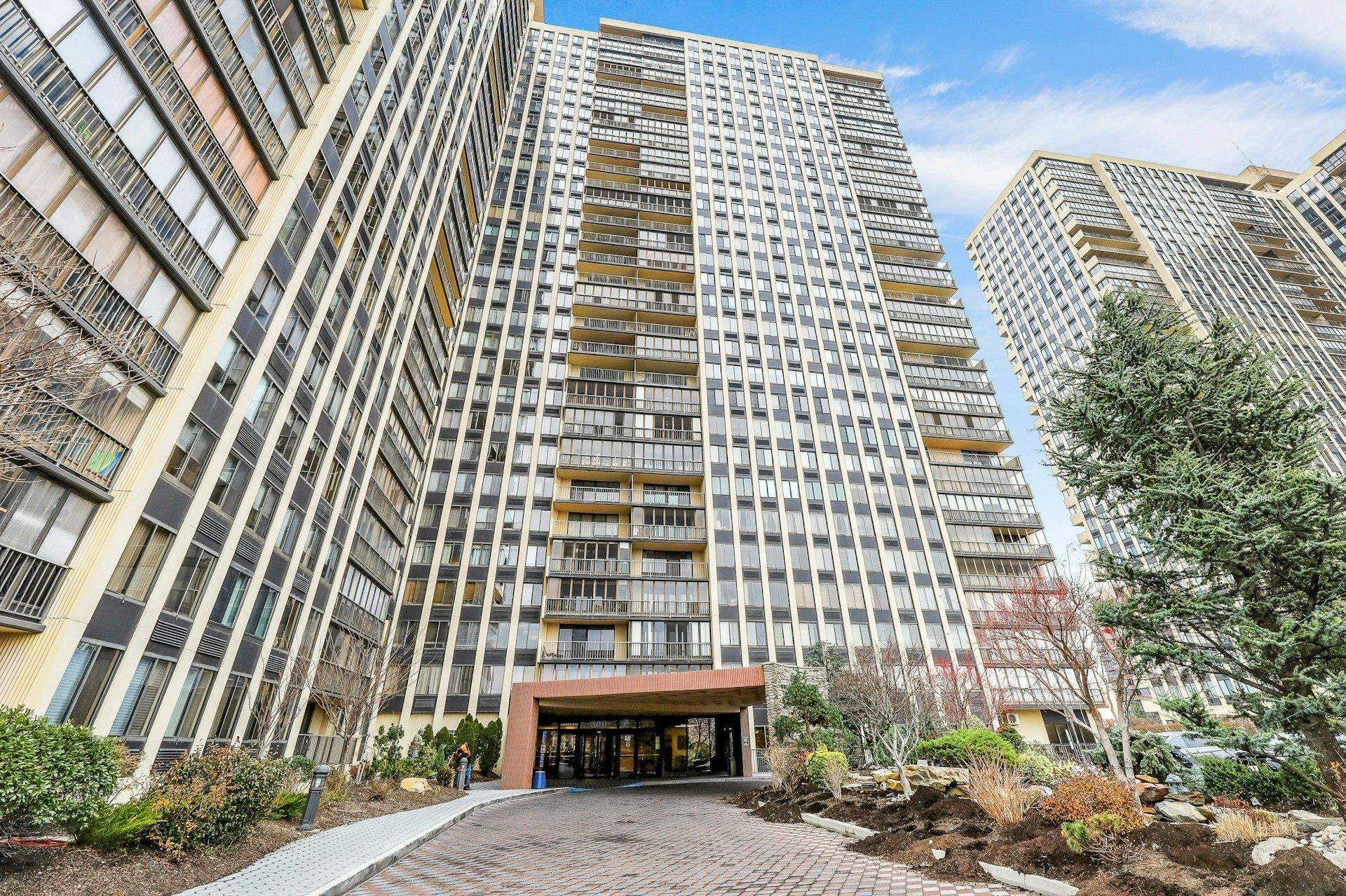 300 WINSTON DR Unit: C0910