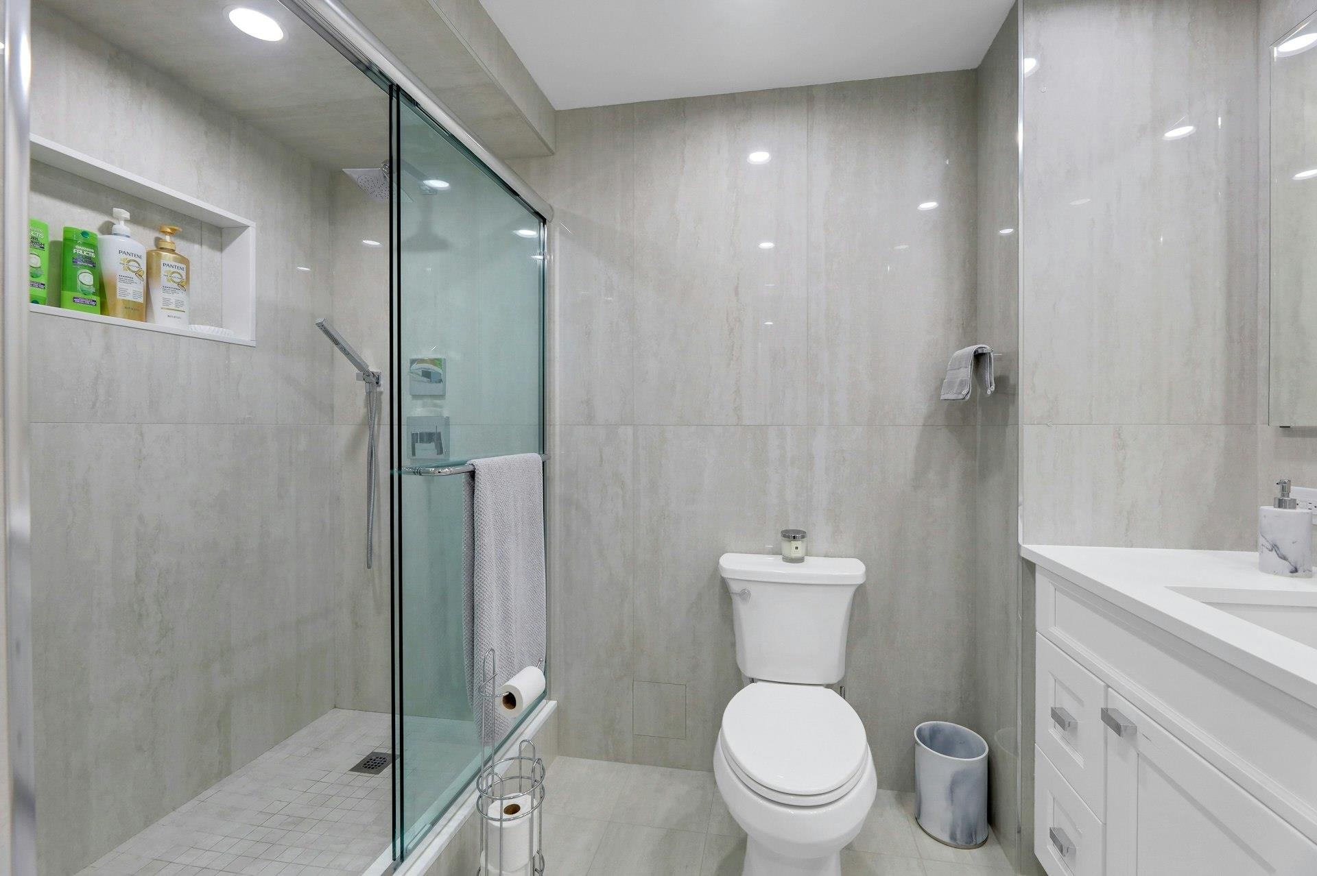 300 WINSTON DR Unit: C0910