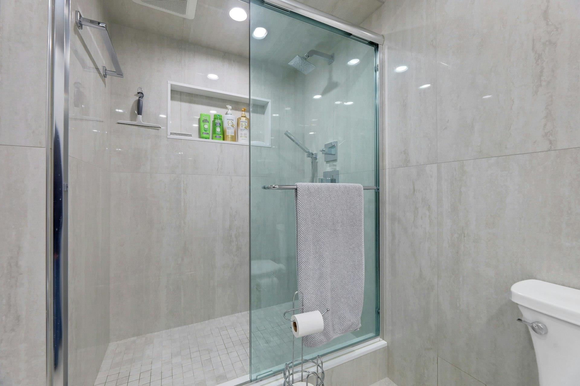 300 WINSTON DR Unit: C0910