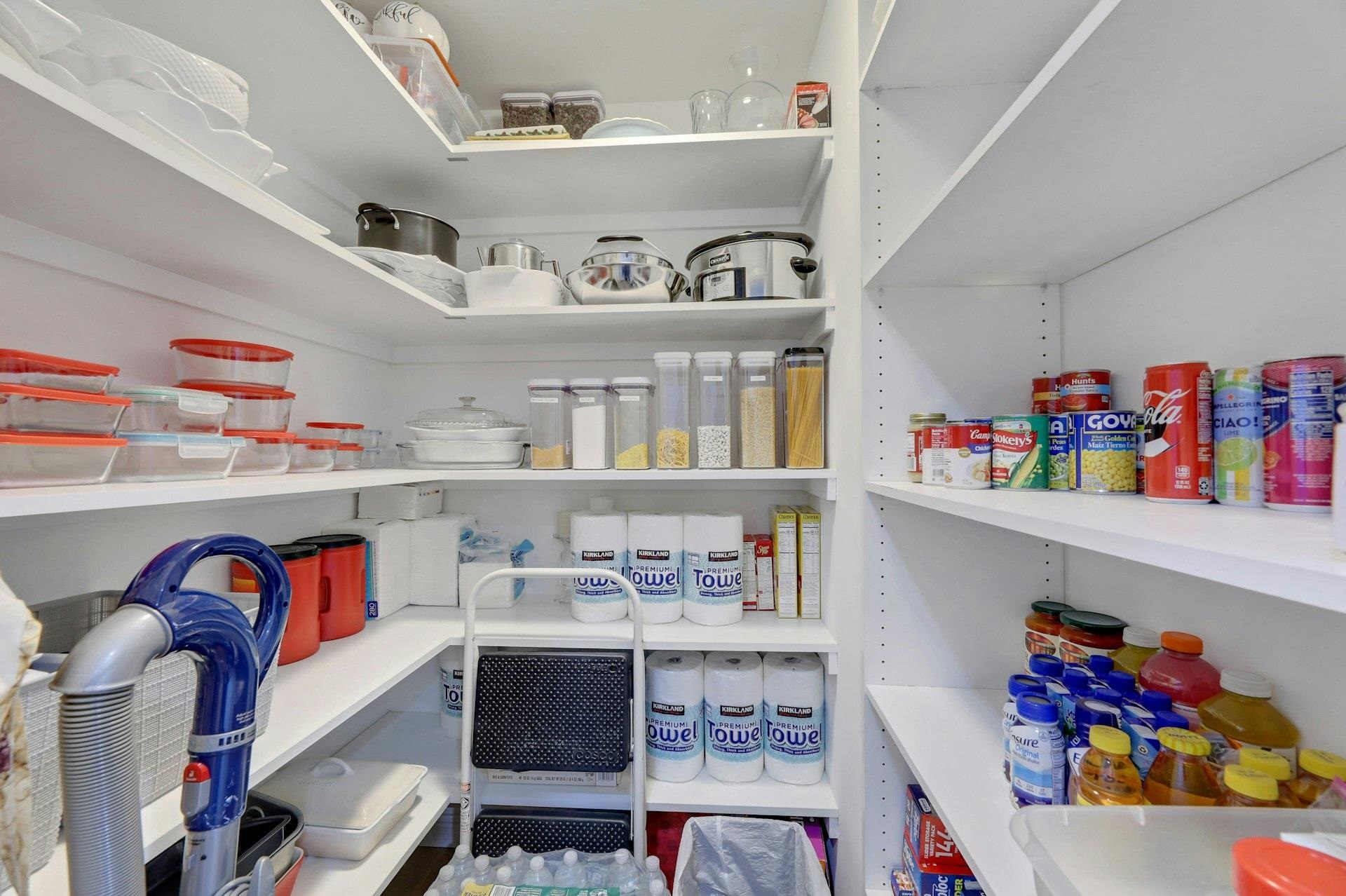 300 WINSTON DR Unit: C0910