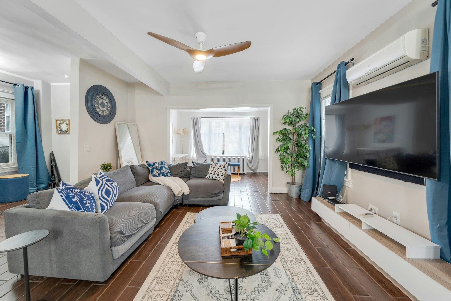 31 72ND ST